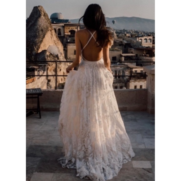 👰🏼💐HP💐👰🏾 1 Left • White Lace Wedding Gown 💐 - Picture 4 of 15